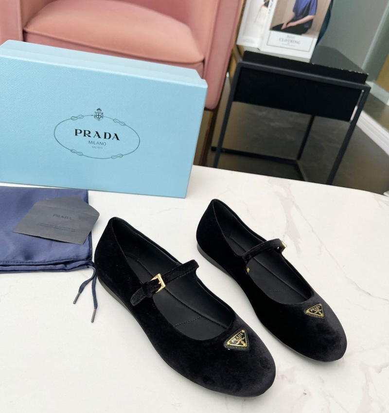 Pra*a flat shoes